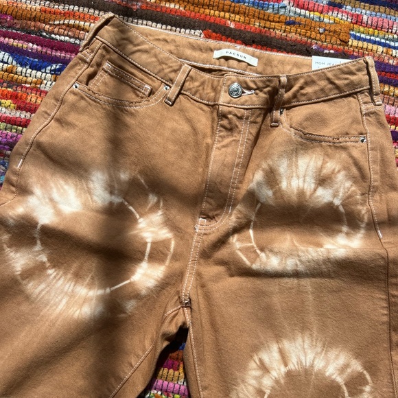 Mom Jeans 🍭 - Picture 4 of 7